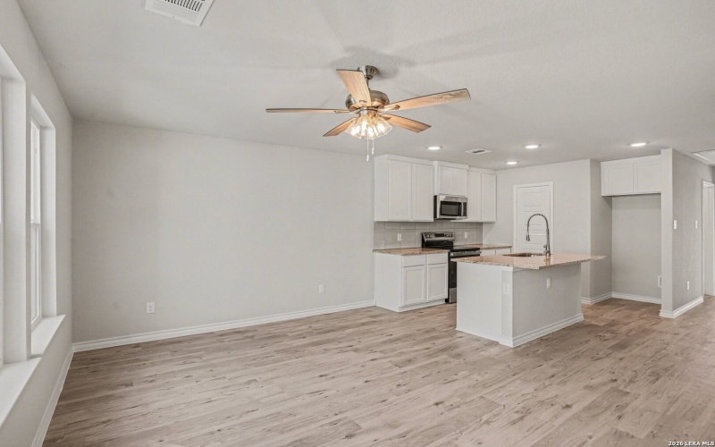 310 W Evergreen st #121, San Antonio, TX 78212, 3 Bedrooms Bedrooms, ,2 BathroomsBathrooms,Residential,For Sale,310 W Evergreen st #121,0,1954094