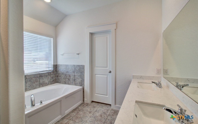 960 Tornado Ridge, New Braunfels, TX 78130, 5 Bedrooms Bedrooms, ,3 BathroomsBathrooms,Residential,For Sale,960 Tornado Ridge,0,609392