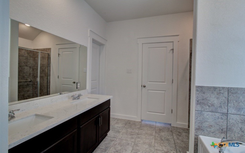 960 Tornado Ridge, New Braunfels, TX 78130, 5 Bedrooms Bedrooms, ,3 BathroomsBathrooms,Residential,For Sale,960 Tornado Ridge,0,609392