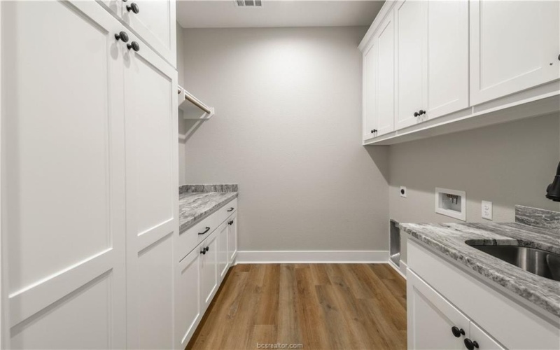 5439 Woodland Park Drive, College Station, TX 77845, 4 Bedrooms Bedrooms, ,3 BathroomsBathrooms,Residential,For Sale,5439 Woodland Park Drive,0,26003846