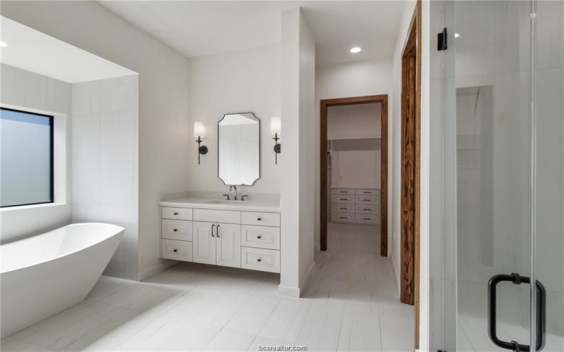 4558 Hicks Lane, College Station, TX 77845, 4 Bedrooms Bedrooms, ,5 BathroomsBathrooms,Residential,For Sale,4558 Hicks Lane,0,26003888