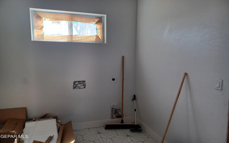 115 BIRD Avenue, El Paso, TX 79922, 3 Habitaciones Habitaciones , ,3 BañosBaños,Residential,En Venta,115 BIRD Avenue,0,941077