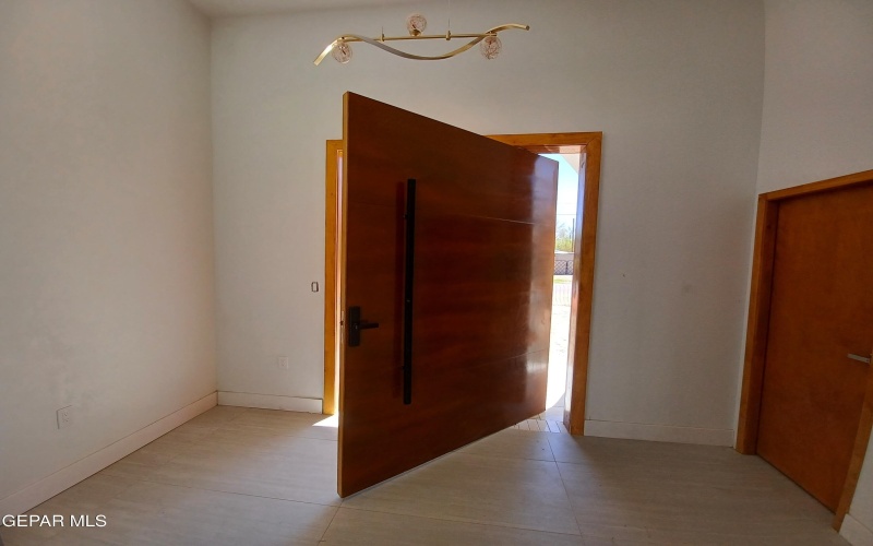 115 BIRD Avenue, El Paso, TX 79922, 3 Habitaciones Habitaciones , ,3 BañosBaños,Residential,En Venta,115 BIRD Avenue,0,941077