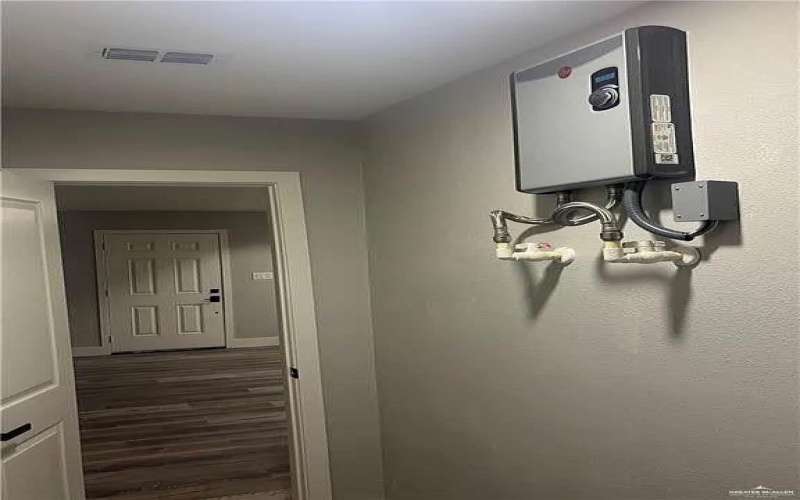 5910 Vanessa Drive E, Edinburg, TX 78542, 2 Bedrooms Bedrooms, ,1 BathroomBathrooms,Residential,For Sale,5910 Vanessa Drive E,0,500830