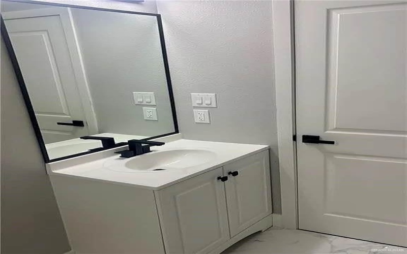 5910 Vanessa Drive E, Edinburg, TX 78542, 2 Bedrooms Bedrooms, ,1 BathroomBathrooms,Residential,For Sale,5910 Vanessa Drive E,0,500830