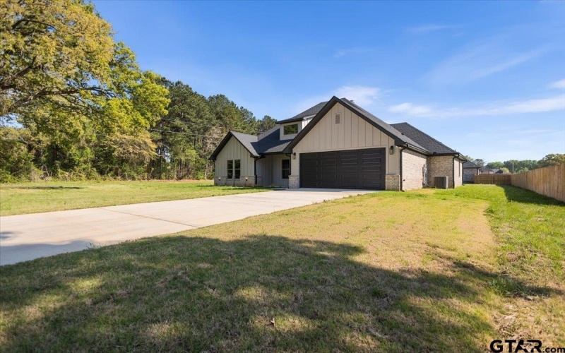 15274 County Road 1100, Tyler, TX 75703, 3 Bedrooms Bedrooms, ,2 BathroomsBathrooms,Residential,For Sale,15274 County Road 1100,0,26004674