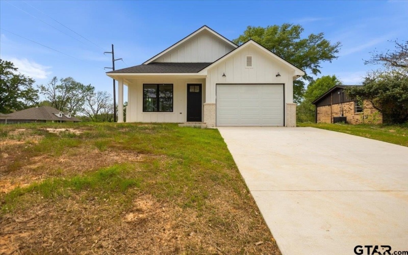 307 S Langham St, Troup, TX 75789, 3 Bedrooms Bedrooms, ,2 BathroomsBathrooms,Residential,For Sale,307 S Langham St,0,26004675