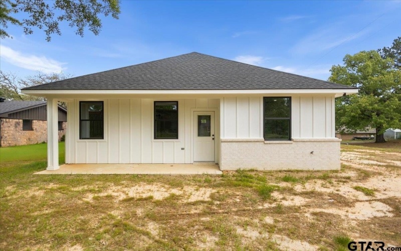 307 S Langham St, Troup, TX 75789, 3 Bedrooms Bedrooms, ,2 BathroomsBathrooms,Residential,For Sale,307 S Langham St,0,26004675