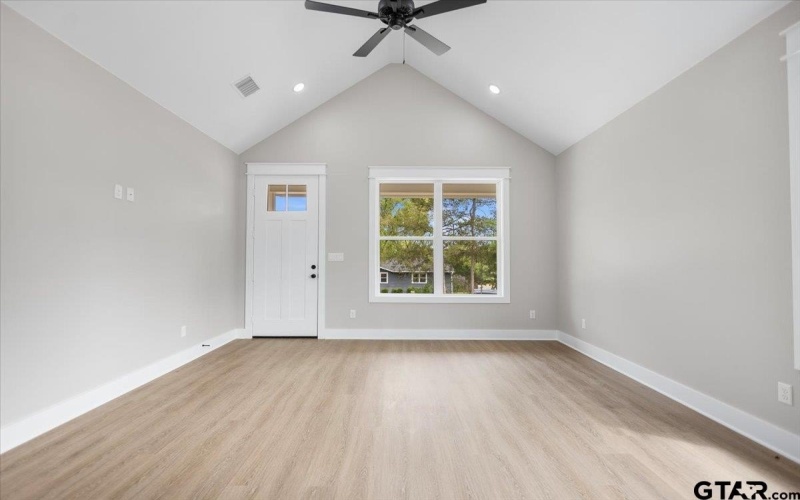 307 S Langham St, Troup, TX 75789, 3 Bedrooms Bedrooms, ,2 BathroomsBathrooms,Residential,For Sale,307 S Langham St,0,26004675