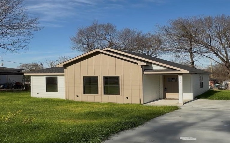 211 Garlock Street, Wilmer, TX 75172, 4 Bedrooms Bedrooms, ,2 BathroomsBathrooms,Residential,For Sale,211 Garlock Street,0,21226474