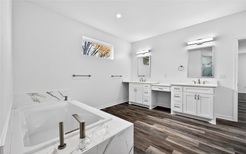 1809 Bluebonnet Avenue, Denison, TX 75020, 5 Habitaciones Habitaciones , ,3 BañosBaños,Residential,En Venta,1809 Bluebonnet Avenue,0,21226659