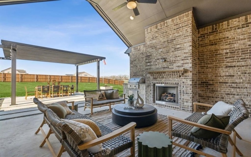 200 Bristol Lane, Azle, TX 76020, 5 Bedrooms Bedrooms, ,5 BathroomsBathrooms,Residential,For Sale,200 Bristol Lane,0,21227053