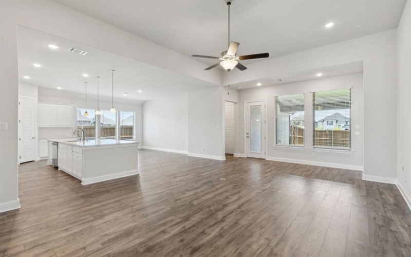 1125 Painted Lady Drive, Crowley, TX 76036, 4 Bedrooms Bedrooms, ,3 BathroomsBathrooms,Residential,For Sale,1125 Painted Lady Drive,0,21227062