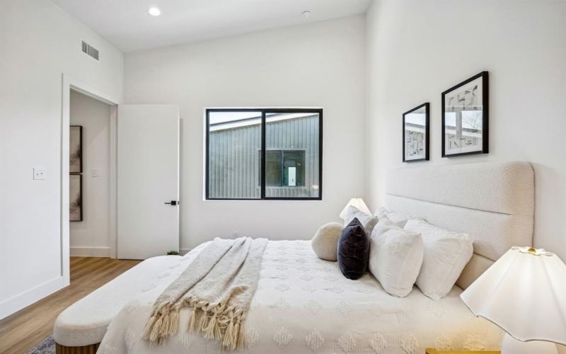 2147 Mail Avenue, Dallas, TX 75235, 11 Bedrooms Bedrooms, ,10 BathroomsBathrooms,Residential Multi Family,For Sale,2147 Mail Avenue,0,21221042