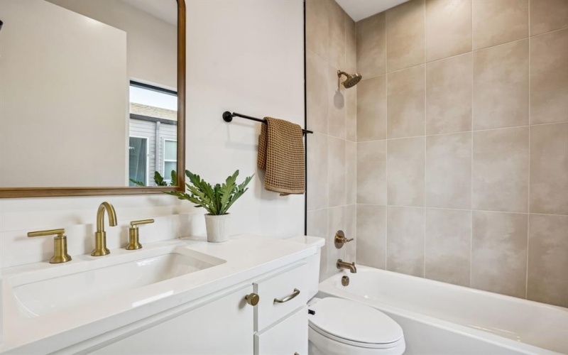 2147 Mail Avenue, Dallas, TX 75235, 11 Bedrooms Bedrooms, ,10 BathroomsBathrooms,Residential Multi Family,For Sale,2147 Mail Avenue,0,21221042