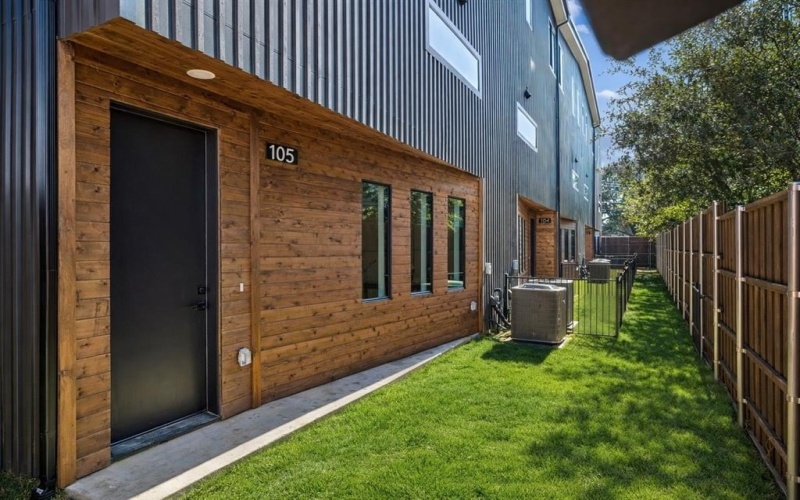 2147 Mail Avenue, Dallas, TX 75235, 11 Bedrooms Bedrooms, ,10 BathroomsBathrooms,Residential Multi Family,For Sale,2147 Mail Avenue,0,21221042