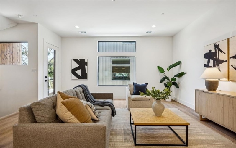 2147 Mail Avenue, Dallas, TX 75235, 11 Bedrooms Bedrooms, ,10 BathroomsBathrooms,Residential Multi Family,For Sale,2147 Mail Avenue,0,21221042