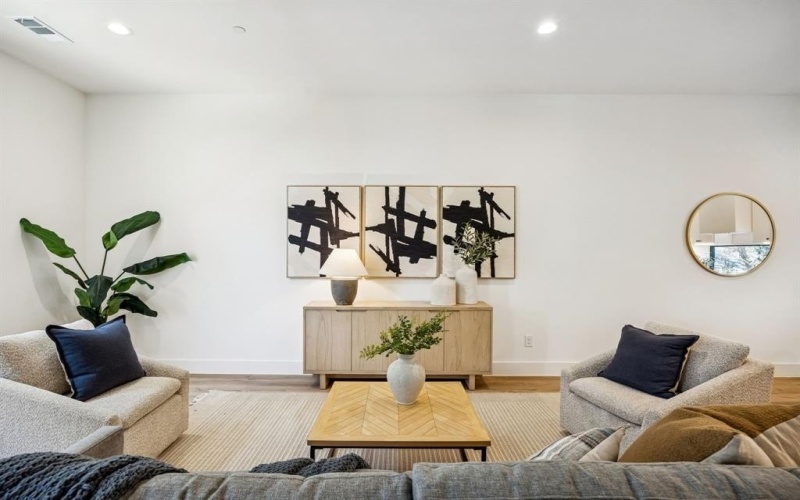 2147 Mail Avenue, Dallas, TX 75235, 11 Bedrooms Bedrooms, ,10 BathroomsBathrooms,Residential Multi Family,For Sale,2147 Mail Avenue,0,21221042