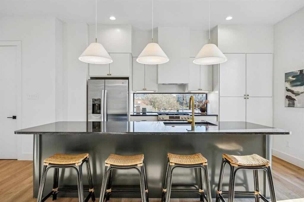 2151 Mail Avenue, Dallas, TX 75235, 11 Habitaciones Habitaciones , ,10 BañosBaños,Residential Multi Family,En Venta,2151 Mail Avenue,0,21221048