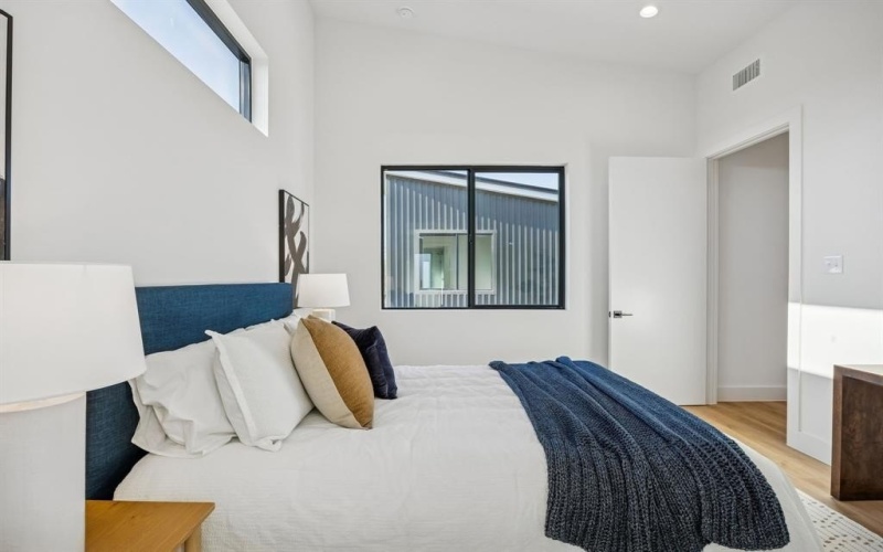 2151 Mail Avenue, Dallas, TX 75235, 11 Habitaciones Habitaciones , ,10 BañosBaños,Residential Multi Family,En Venta,2151 Mail Avenue,0,21221048