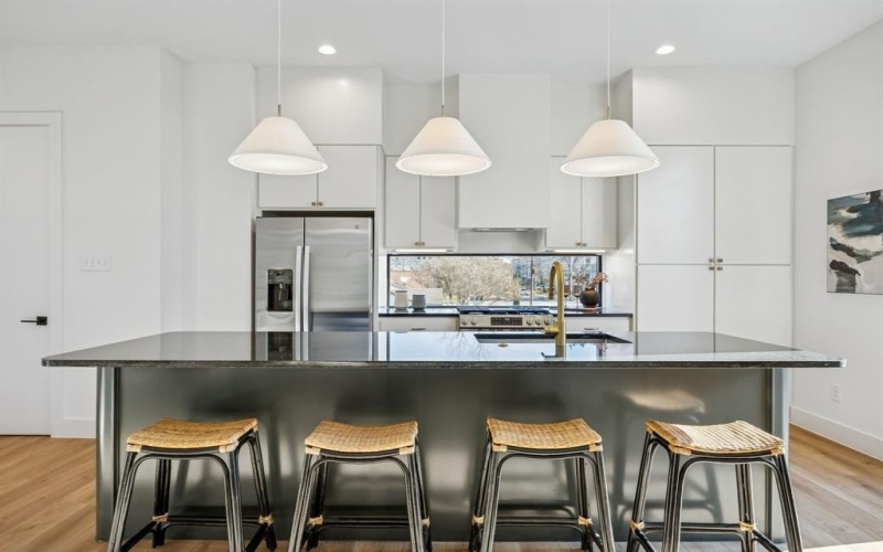 2151 Mail Avenue, Dallas, TX 75235, 11 Habitaciones Habitaciones , ,10 BañosBaños,Residential Multi Family,En Venta,2151 Mail Avenue,0,21221048