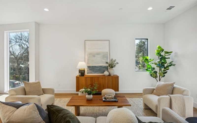 2151 Mail Avenue, Dallas, TX 75235, 11 Habitaciones Habitaciones , ,10 BañosBaños,Residential Multi Family,En Venta,2151 Mail Avenue,0,21221048