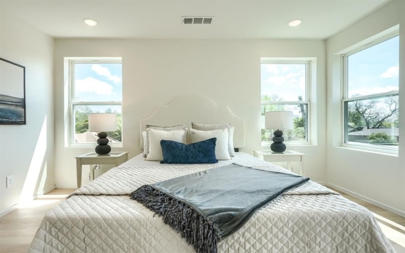 5705 Live Oak Street #D, Dallas, TX 75206, 2 Bedrooms Bedrooms, ,2 BathroomsBathrooms,Residential,For Sale,5705 Live Oak Street,0,21224874