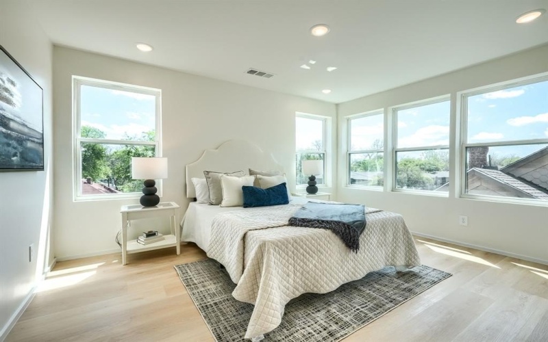 5705 Live Oak Street #D, Dallas, TX 75206, 2 Bedrooms Bedrooms, ,2 BathroomsBathrooms,Residential,For Sale,5705 Live Oak Street,0,21224874