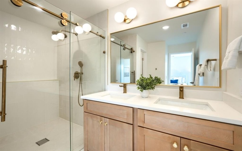 5705 Live Oak Street #D, Dallas, TX 75206, 2 Bedrooms Bedrooms, ,2 BathroomsBathrooms,Residential,For Sale,5705 Live Oak Street,0,21224874