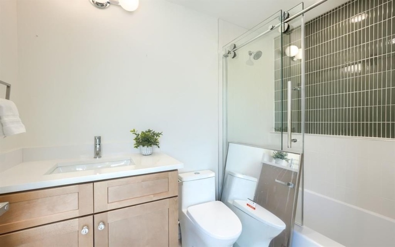 5705 Live Oak Street #D, Dallas, TX 75206, 2 Bedrooms Bedrooms, ,2 BathroomsBathrooms,Residential,For Sale,5705 Live Oak Street,0,21224874