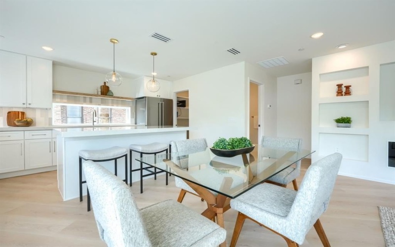 5705 Live Oak Street #D, Dallas, TX 75206, 2 Bedrooms Bedrooms, ,2 BathroomsBathrooms,Residential,For Sale,5705 Live Oak Street,0,21224874