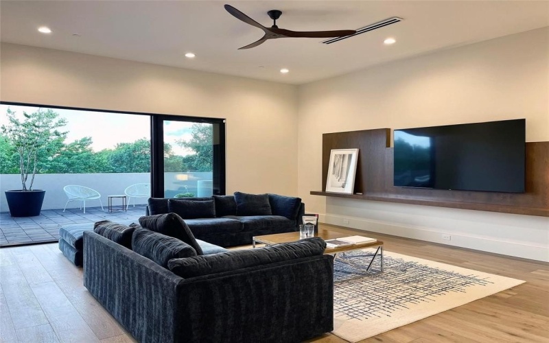 10236 Crestover Drive, Dallas, TX 75229, 5 Bedrooms Bedrooms, ,7 BathroomsBathrooms,Residential,For Sale,10236 Crestover Drive,0,21226105