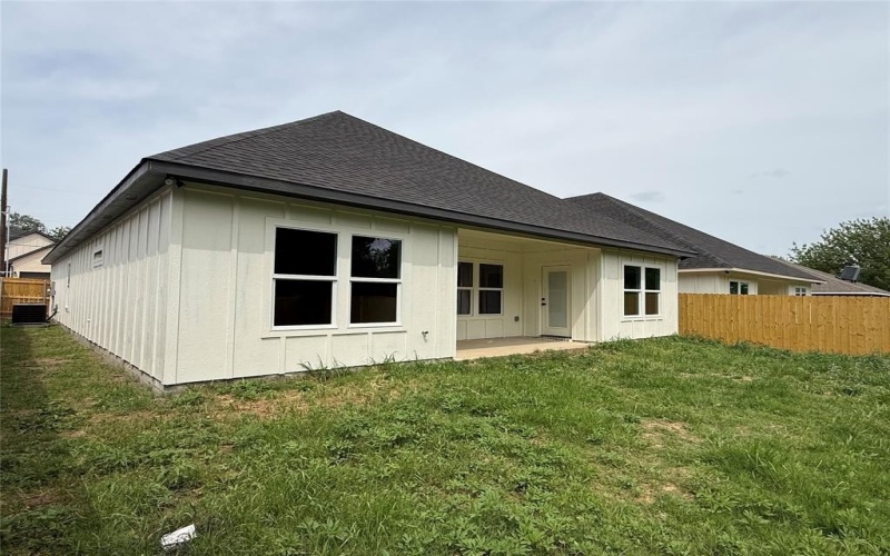 5032 Chapman Street, Fort Worth, TX 76105, 4 Bedrooms Bedrooms, ,2 BathroomsBathrooms,Residential,For Sale,5032 Chapman Street,0,21226213