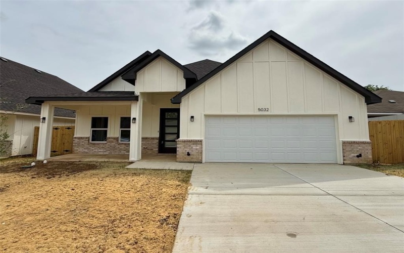 5032 Chapman Street, Fort Worth, TX 76105, 4 Bedrooms Bedrooms, ,2 BathroomsBathrooms,Residential,For Sale,5032 Chapman Street,0,21226213