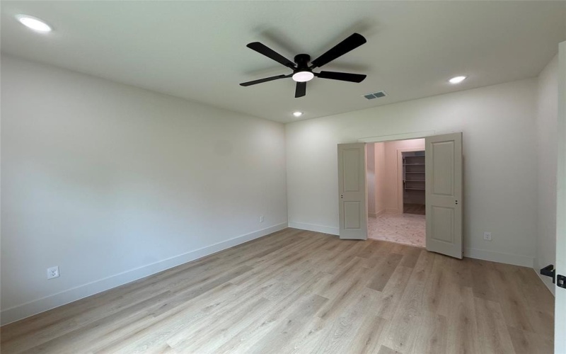 5032 Chapman Street, Fort Worth, TX 76105, 4 Bedrooms Bedrooms, ,2 BathroomsBathrooms,Residential,For Sale,5032 Chapman Street,0,21226213