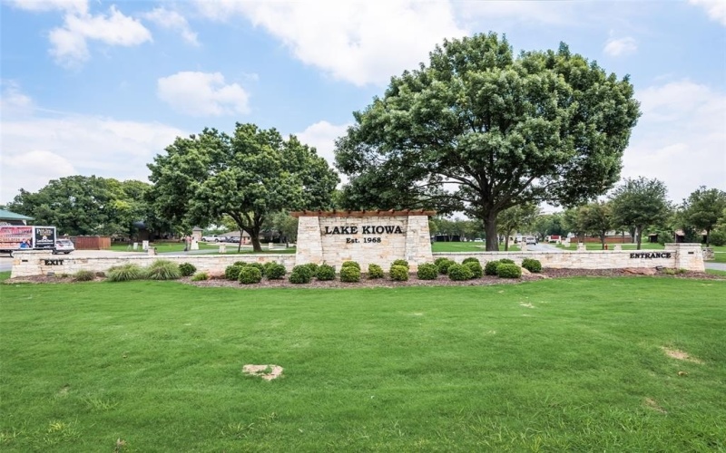 108 Pawnee Trail, Lake Kiowa, TX 76240, 3 Bedrooms Bedrooms, ,5 BathroomsBathrooms,Residential,For Sale,108 Pawnee Trail,0,21226416