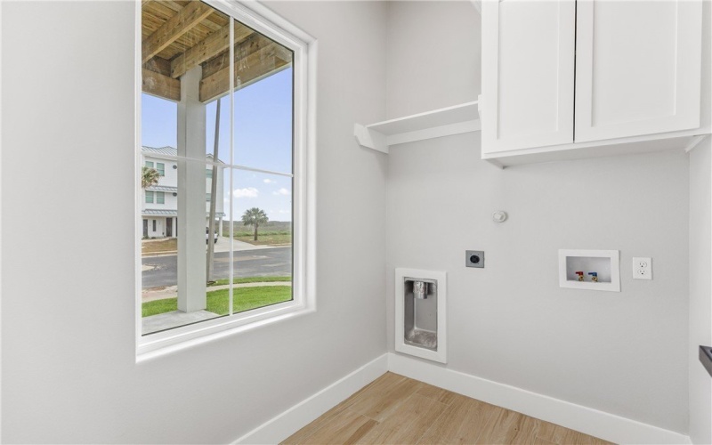 129 Frontside Drive, Corpus Christi, TX 78418, 6 Bedrooms Bedrooms, ,5 BathroomsBathrooms,Residential,For Sale,129 Frontside Drive,0,473948