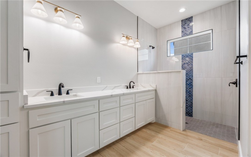 129 Frontside Drive, Corpus Christi, TX 78418, 6 Bedrooms Bedrooms, ,5 BathroomsBathrooms,Residential,For Sale,129 Frontside Drive,0,473948