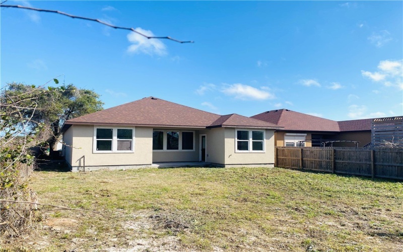 142 S 11 Street, Aransas Pass, TX 78336, 3 Bedrooms Bedrooms, ,2 BathroomsBathrooms,Residential,For Sale,142 S 11 Street,0,474143