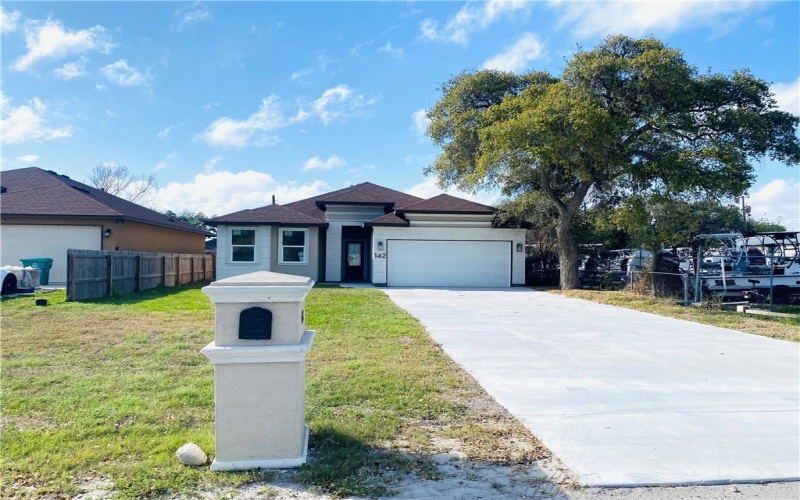 142 S 11 Street, Aransas Pass, TX 78336, 3 Bedrooms Bedrooms, ,2 BathroomsBathrooms,Residential,For Sale,142 S 11 Street,0,474143