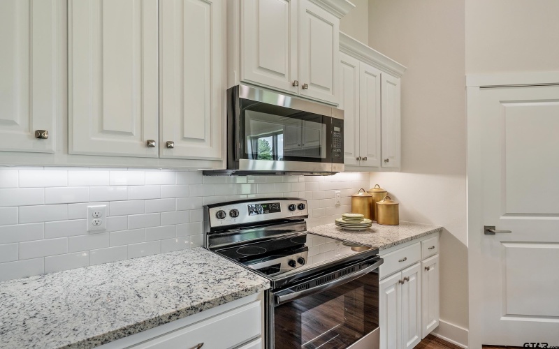 15055 High Country Acres Lane, Tyler, TX 75706, 3 Bedrooms Bedrooms, ,2 BathroomsBathrooms,Residential,For Sale,15055 High Country Acres Lane,0,26004712