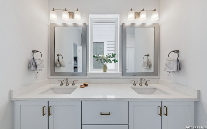 795 N Academy, New Braunfels, TX 78130, 3 Habitaciones Habitaciones , ,2 BañosBaños,Residential,En Venta,795 N Academy,0,1954731