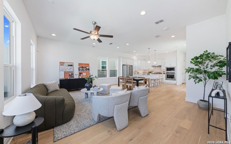 795 N Academy, New Braunfels, TX 78130, 3 Habitaciones Habitaciones , ,2 BañosBaños,Residential,En Venta,795 N Academy,0,1954731