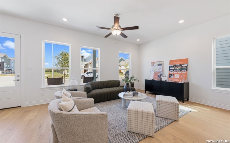 795 N Academy, New Braunfels, TX 78130, 3 Habitaciones Habitaciones , ,2 BañosBaños,Residential,En Venta,795 N Academy,0,1954731