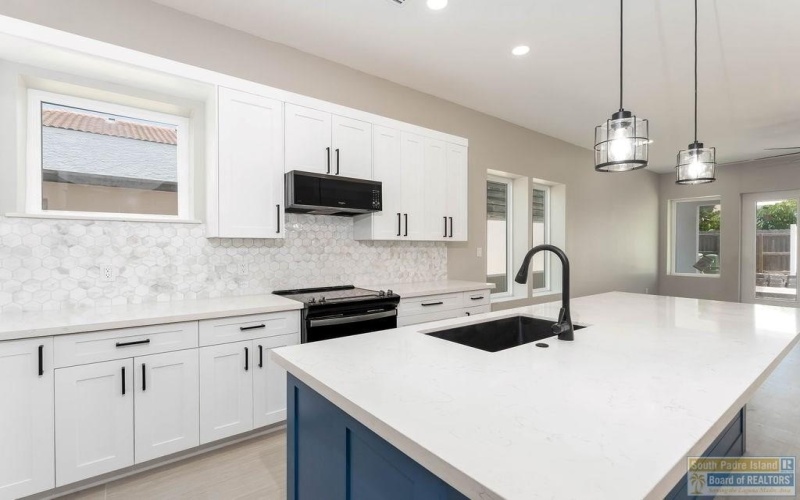 128A Saturn Lane #A, South Padre Island, TX 78597, 6 Bedrooms Bedrooms, ,6 BathroomsBathrooms,Residential,For Sale,128A Saturn Lane,0,106083