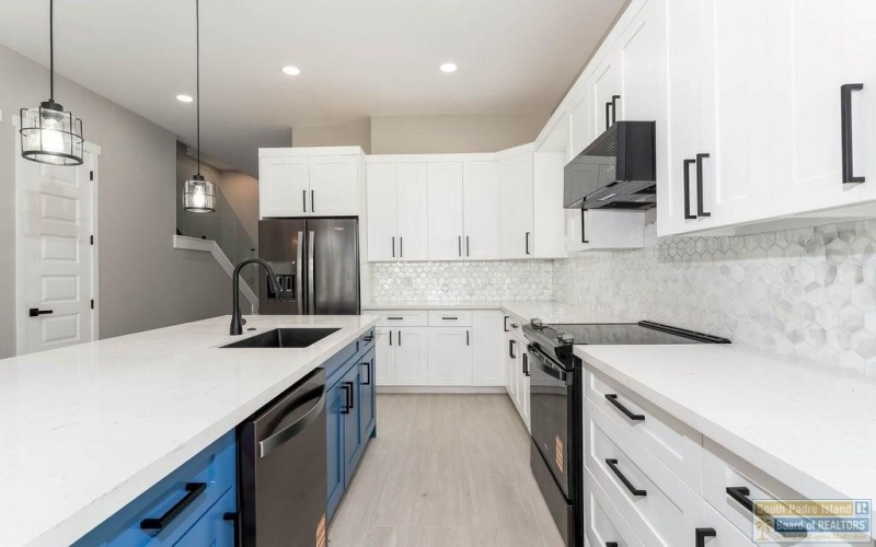 128A Saturn Lane #A, South Padre Island, TX 78597, 6 Bedrooms Bedrooms, ,6 BathroomsBathrooms,Residential,For Sale,128A Saturn Lane,0,106083