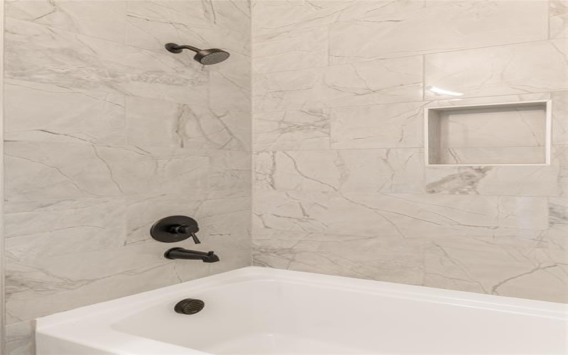 13325 Bee Street #104, Farmers Branch, TX 75234, 3 Bedrooms Bedrooms, ,3 BathroomsBathrooms,Residential,For Sale,13325 Bee Street,0,21222083