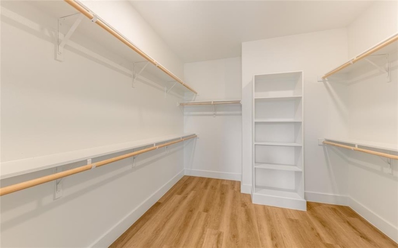 13325 Bee Street #104, Farmers Branch, TX 75234, 3 Bedrooms Bedrooms, ,3 BathroomsBathrooms,Residential,For Sale,13325 Bee Street,0,21222083