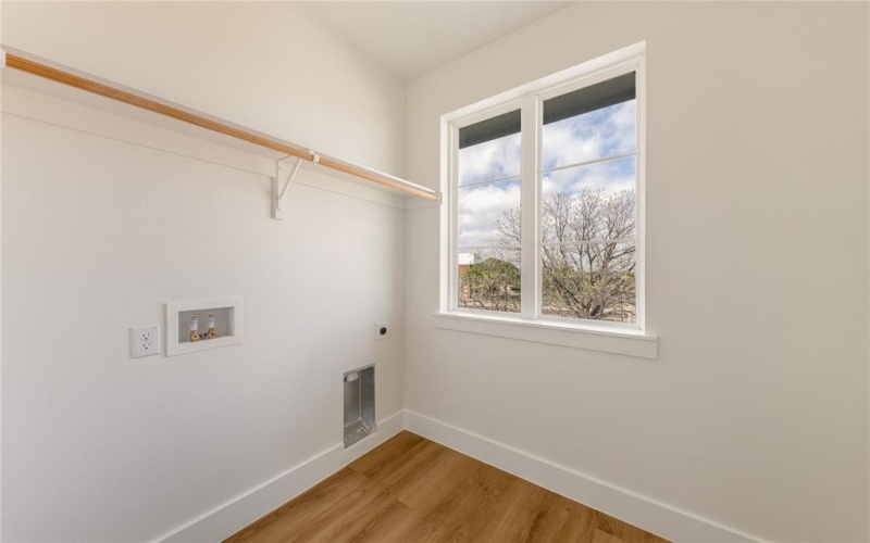 13325 Bee Street #104, Farmers Branch, TX 75234, 3 Bedrooms Bedrooms, ,3 BathroomsBathrooms,Residential,For Sale,13325 Bee Street,0,21222083