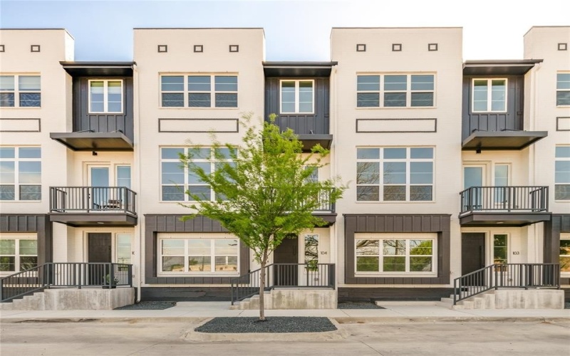 13325 Bee Street #104, Farmers Branch, TX 75234, 3 Bedrooms Bedrooms, ,3 BathroomsBathrooms,Residential,For Sale,13325 Bee Street,0,21222083